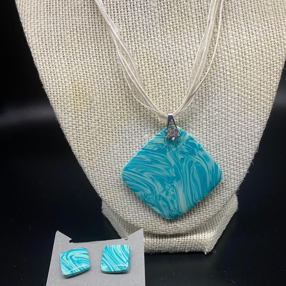 Handmade Pendant Necklace and Matching Earrings - Picture 1 of 1